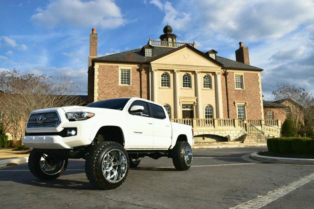 Pampered 2016 Toyota Tacoma TRD Sport Crew Cab