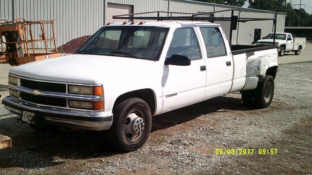 Well maintained 2003 Chevrolet C/K Pickup 3500 crew cab