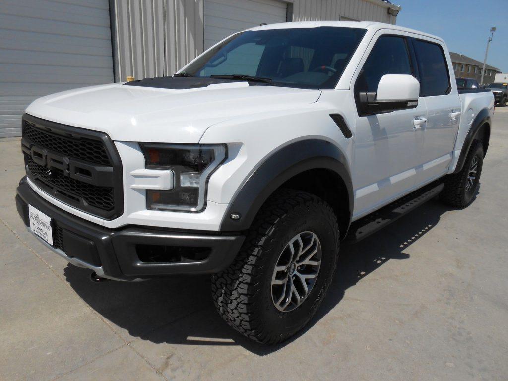 Fully optioned 2017 Ford F 150 Raptor Crew Cab Pickup