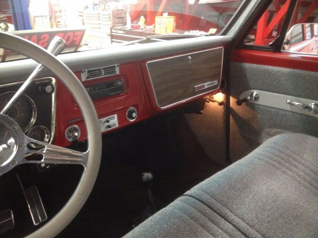 Flawless 1971 Chevrolet C/K Pickup 1500 crew cab