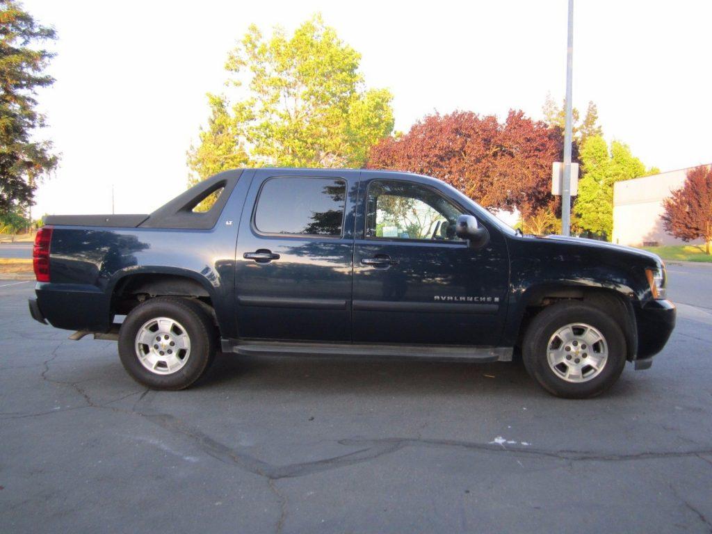 equipped 2007 Chevrolet Avalanche LT crew cab