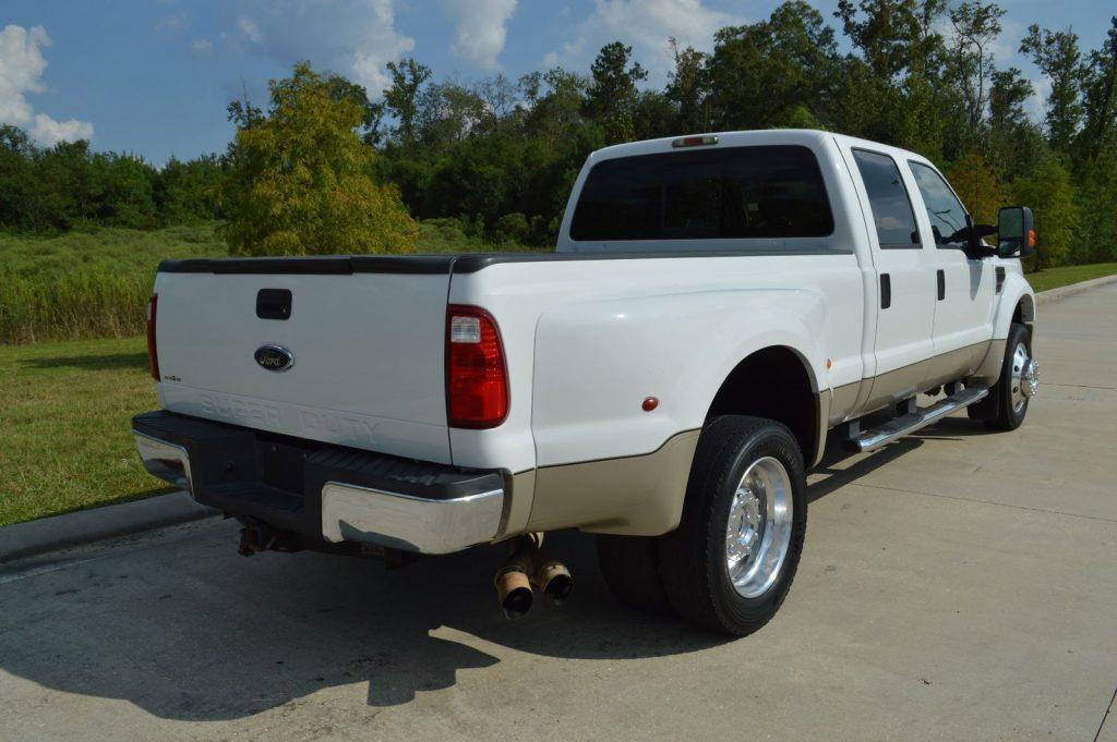 well kept 2008 Ford F 450 Lariat crew cab
