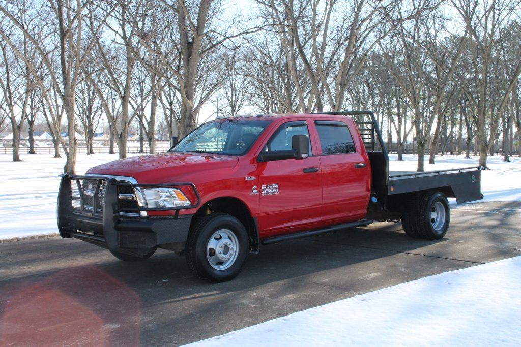 extra options 2014 Ram 3500 Crew Cab 4WD Flat Bed W/new Motor