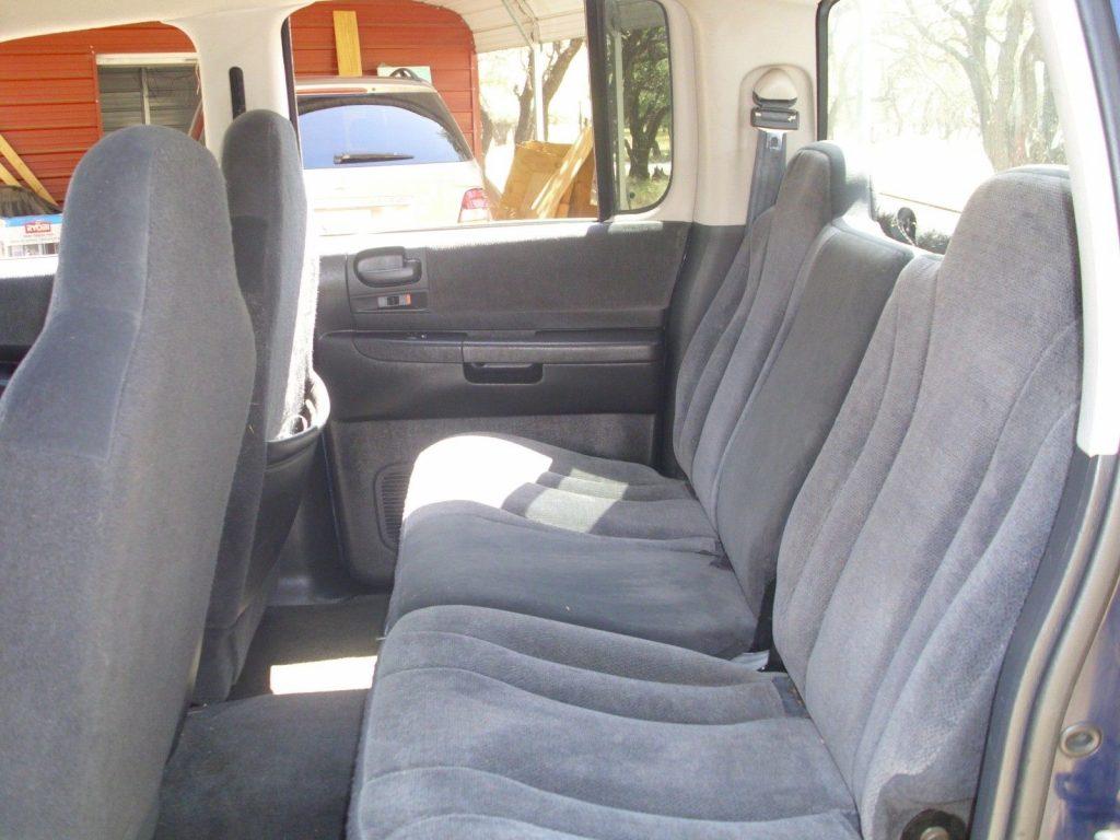 very reliable 2004 Dodge Dakota SLT crew cab