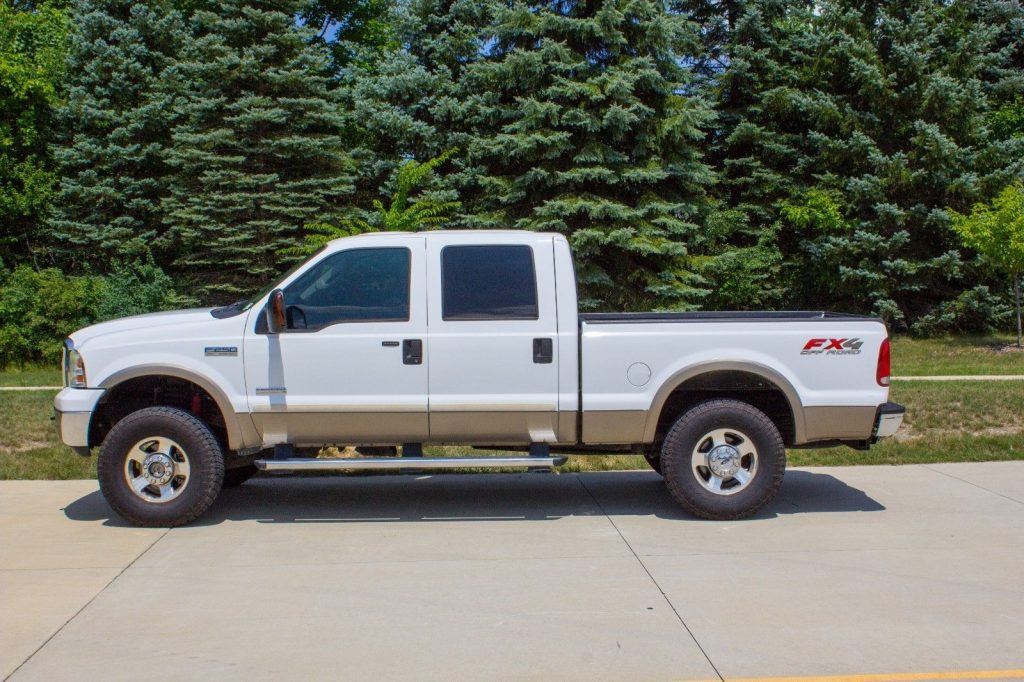 rust free 2005 Ford F 250 4WD Lariat crew cab