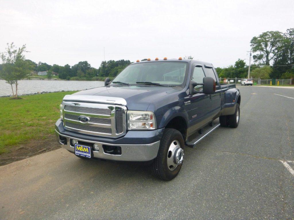 well serviced 2007 Ford F 350 Lariat crew cab