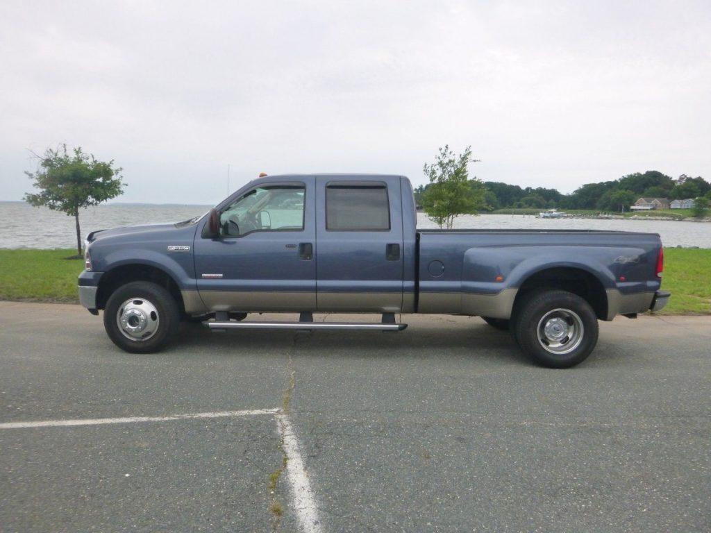 well serviced 2007 Ford F 350 Lariat crew cab