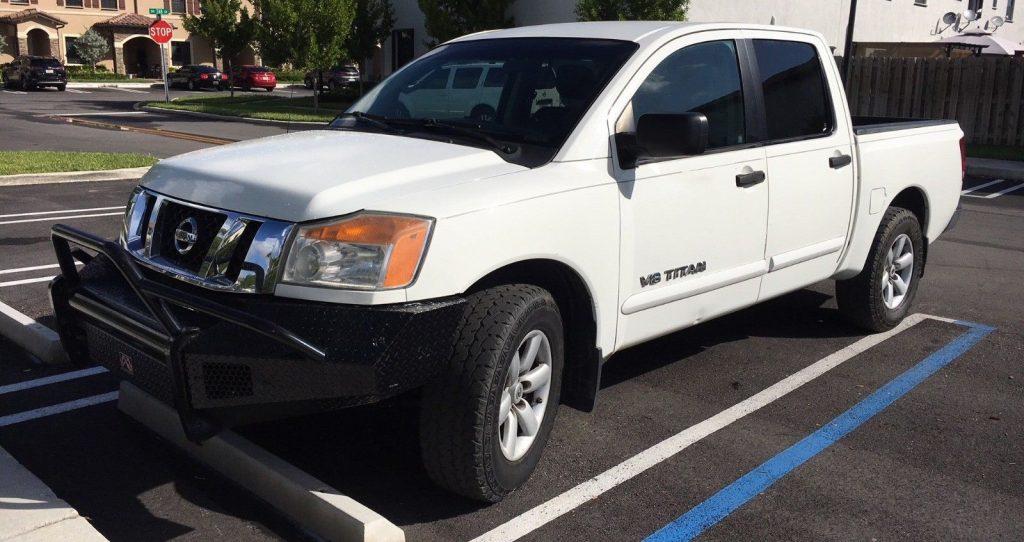 well maintained 2009 Nissan Titan SE crew cab