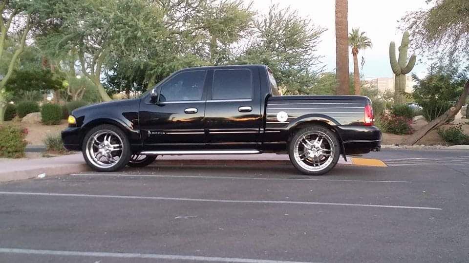 loaded with goodies 2002 Lincoln Blackwood Limited crew cab
