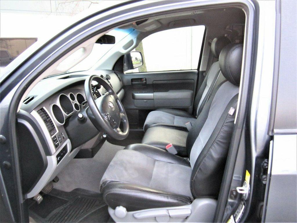 well equipped 2010 Toyota Tundra Grade crew cab