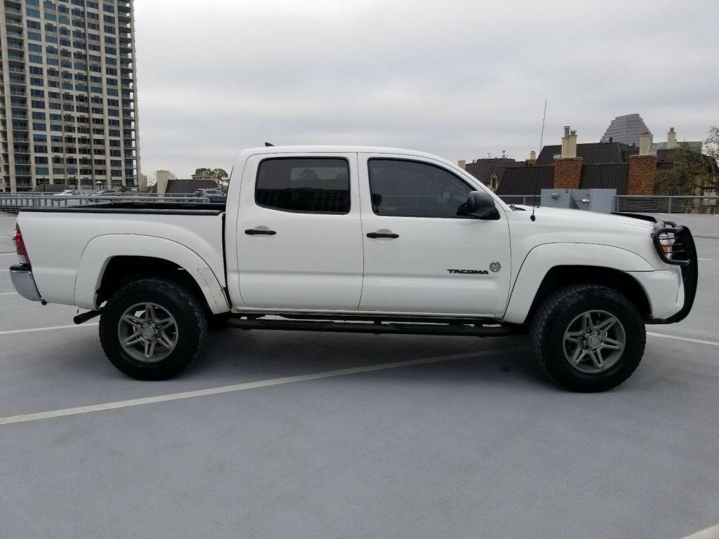 well maintained 2012 Toyota Tacoma SR5 crew cab