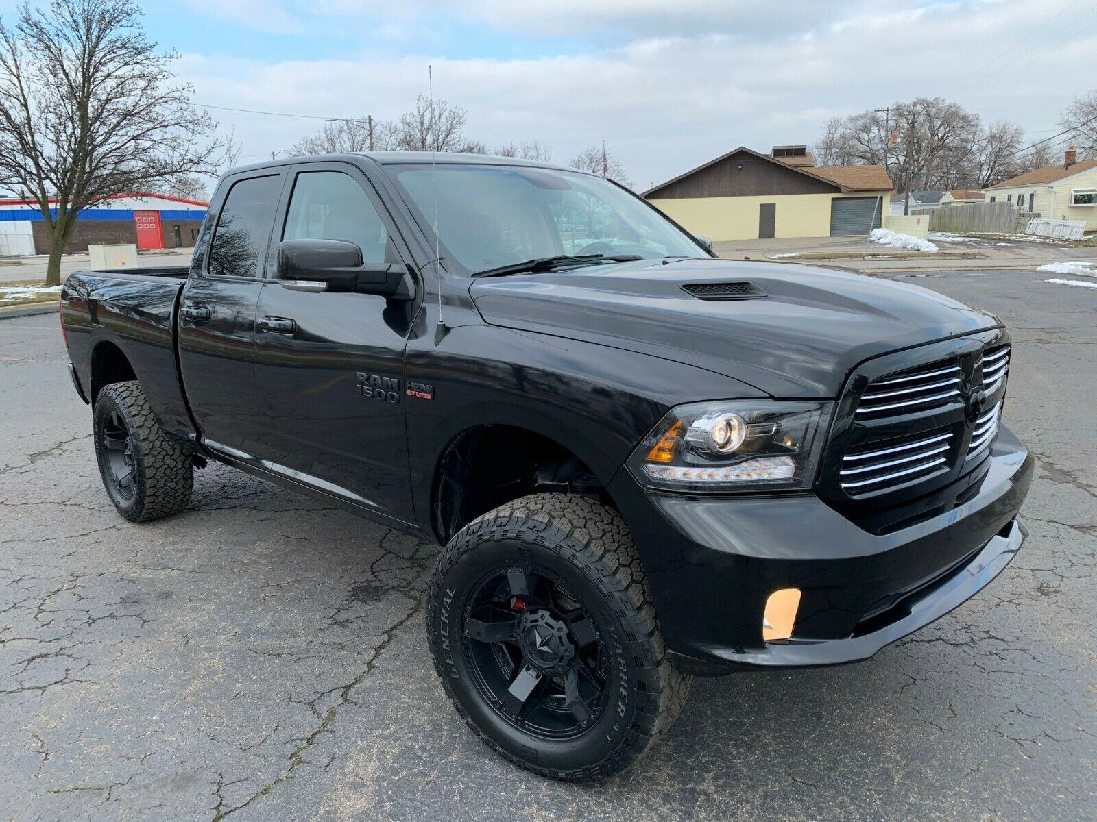 great shape 2016 Ram 1500 Black Sport PACKAGE crew cab for sale