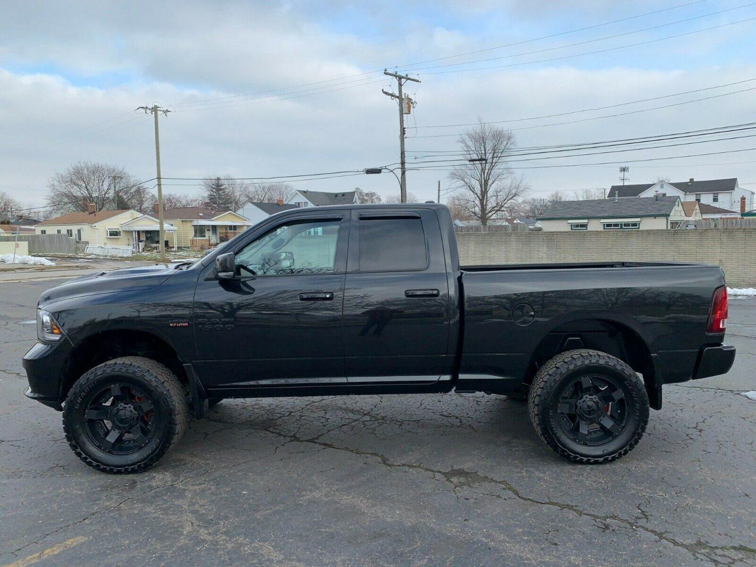 great shape 2016 Ram 1500 Black Sport PACKAGE crew cab for sale