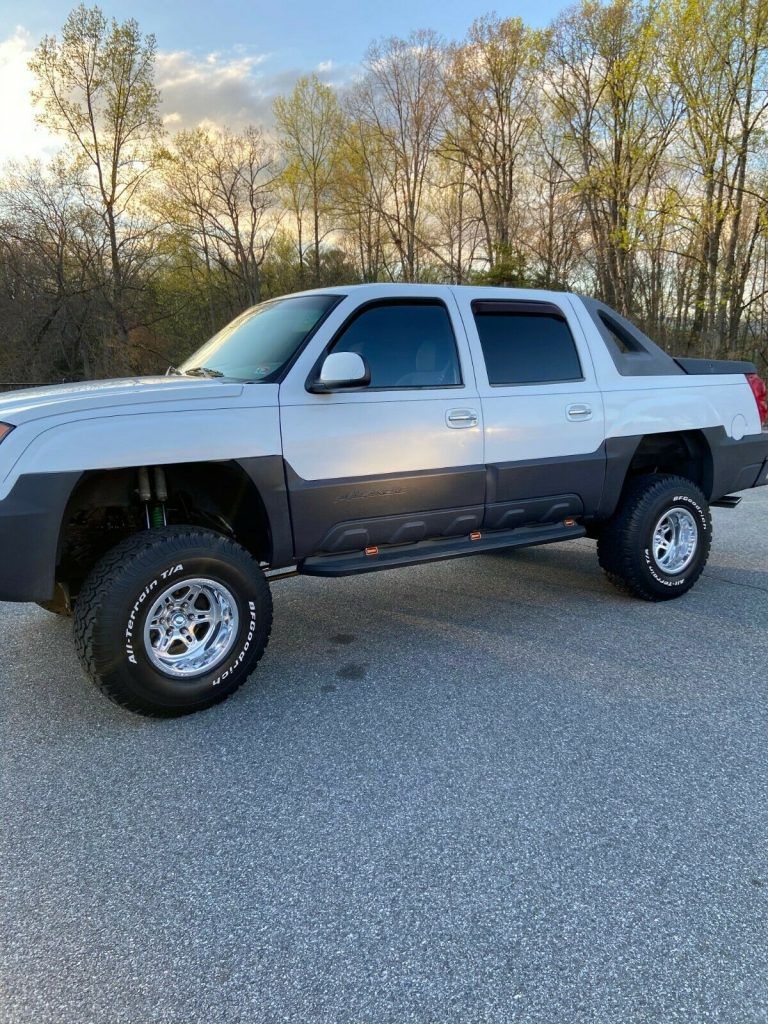 never offroaded 2003 Chevrolet Avalanche K1500 crew cab
