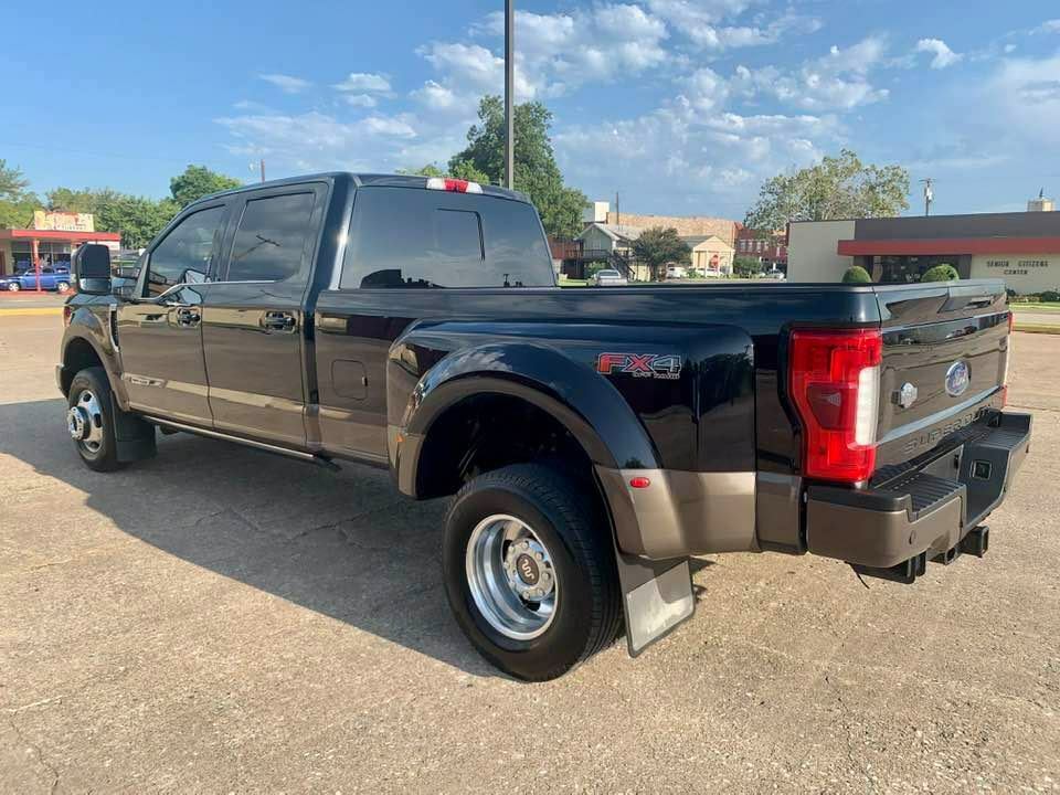 loaded with goodies 2017 Ford F 350 Powerstroke Diesel crew cab