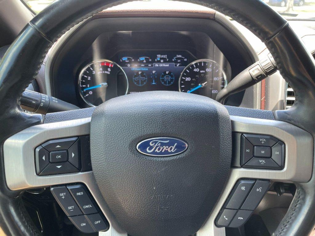 2017 Ford F-250 Super Duty Crew Cab Platinum 4X4 [custom wheels]