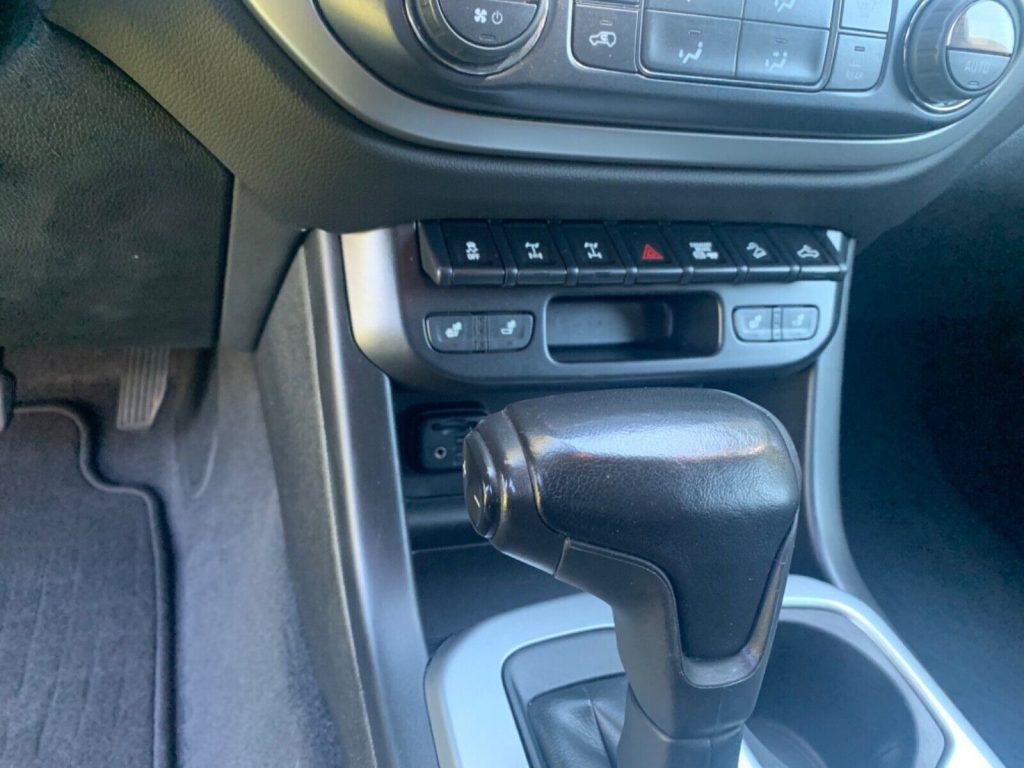 2019 Chevrolet Colorado ZR2 crew cab [completely stock]