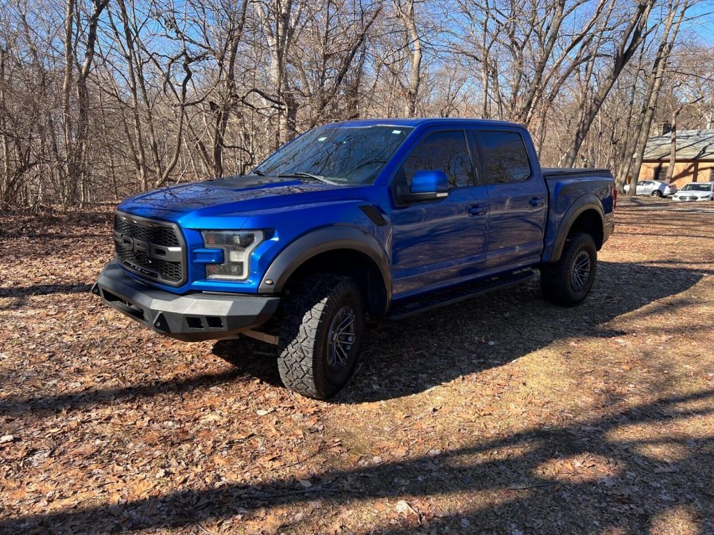 2017 Ford F-150 Raptor crew cab [rare package]