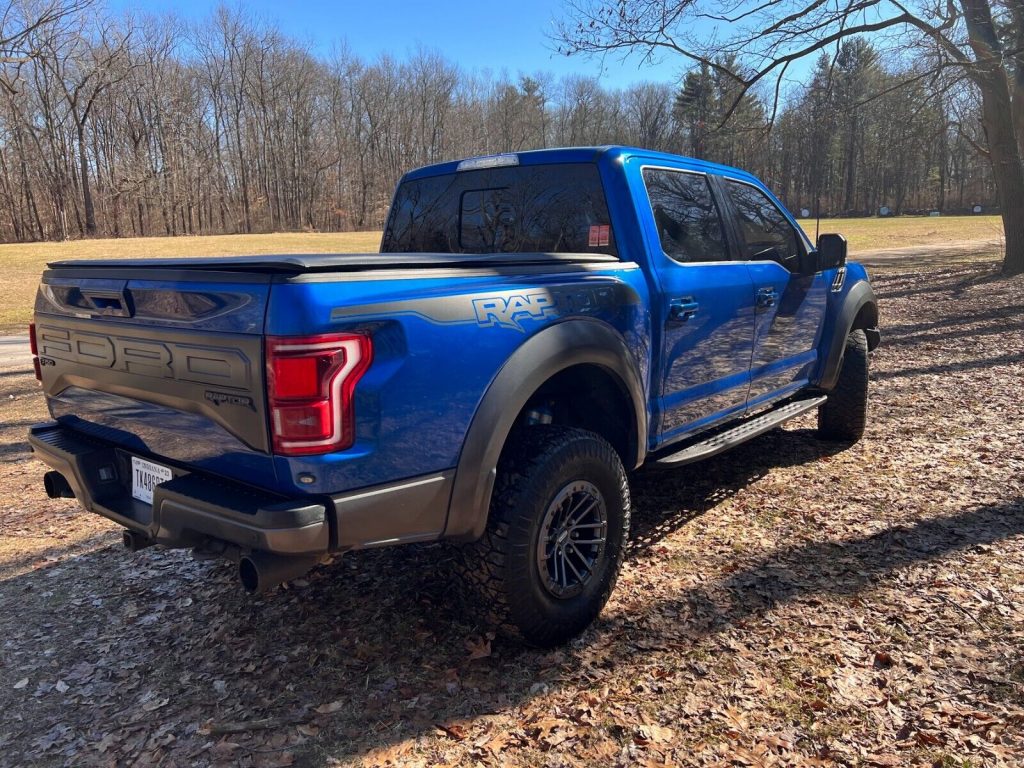 2017 Ford F-150 Raptor crew cab [rare package]