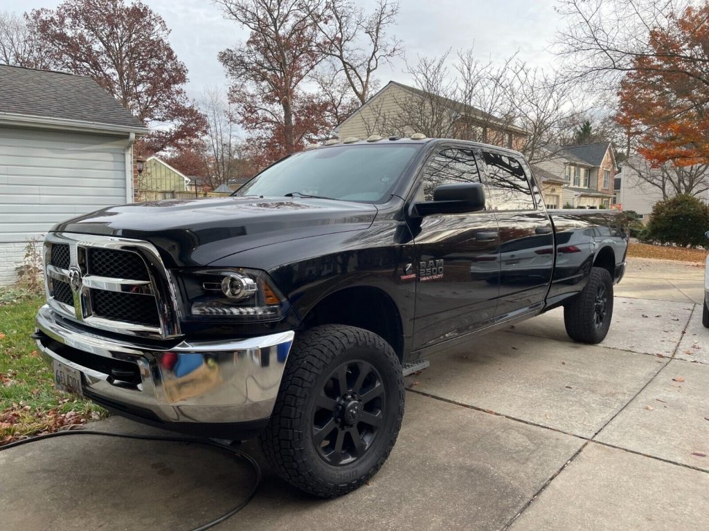 2013 Ram 2500 ST crew cab [nice and clean]
